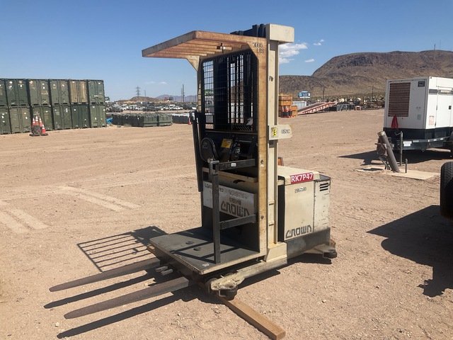 Crown 30SP36TT Order Picker