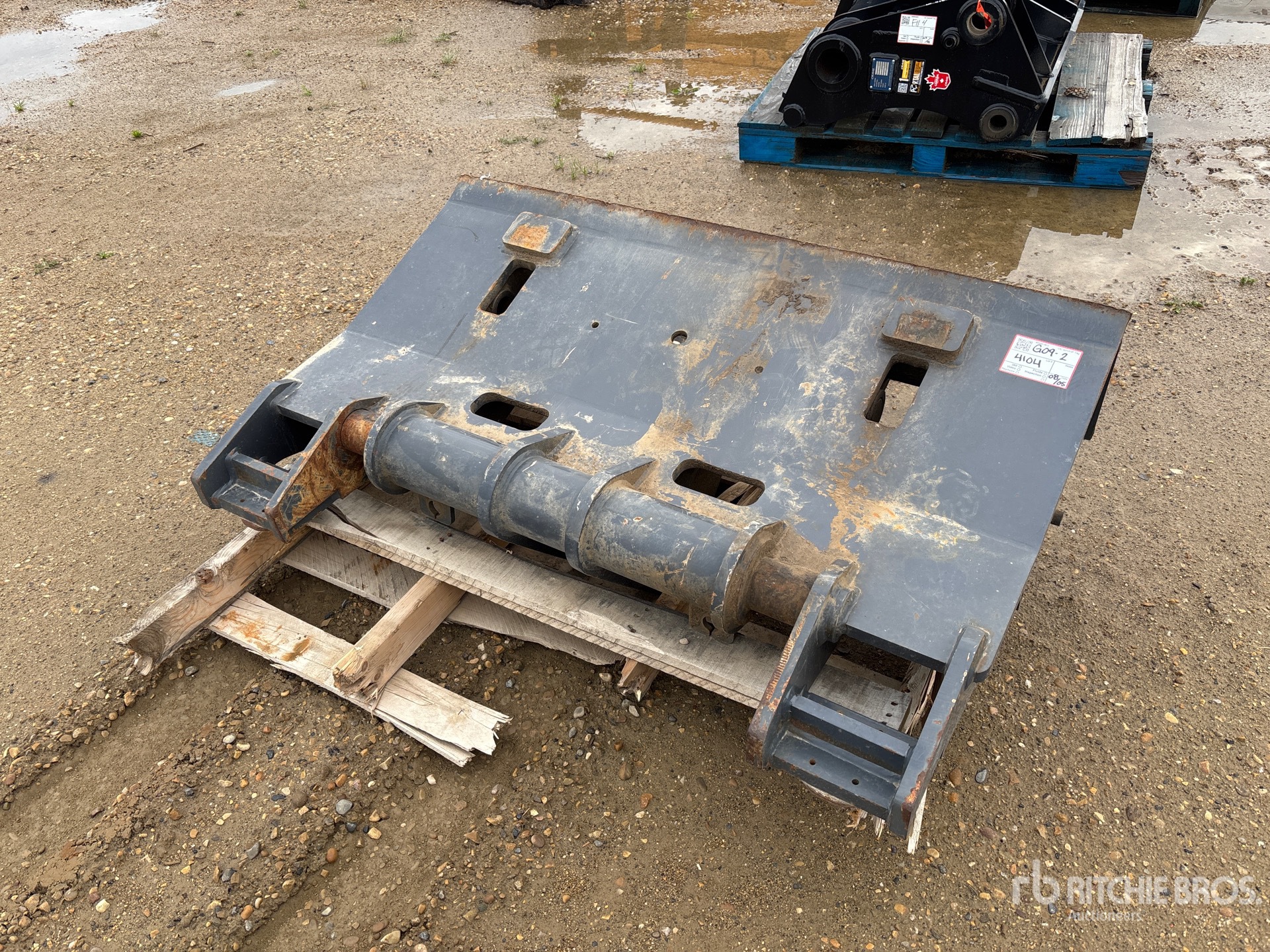 Doosan 52 in Wheel Loader Quick Coupler - Fits Doosan 250L-3