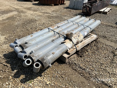 Quantity of (5) 8 Ft Hydraulic Rams Pièces diverses