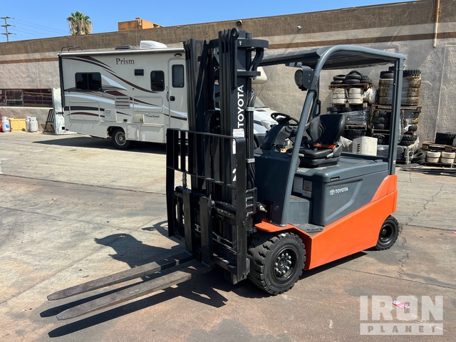 Toyota 05-8FBM30T 4410 lb Electric Forklift