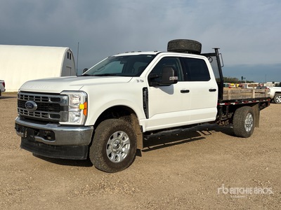 2023 Ford F-350 XLT 4x4 Crew Cab Flatbed Truck