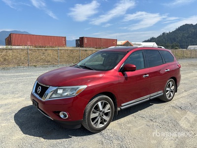 2013 Nissan Pathfinder Platinum 4WD Vehiculo todoterreno