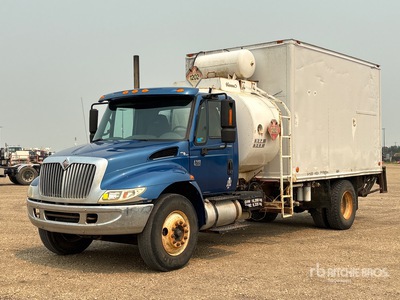 2007 International DuraStar 4300 4x2 Kraftstoff- / Schmiermittel Lkw