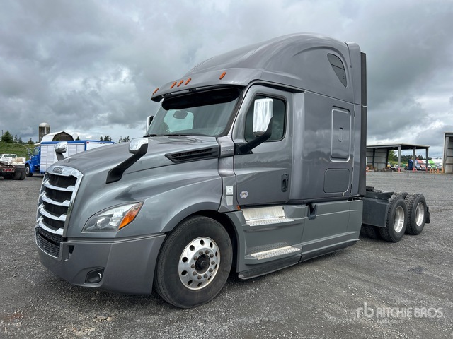 2020 Freightliner Cascadia 126 6x4 T/A Sleeper Truck Tractor