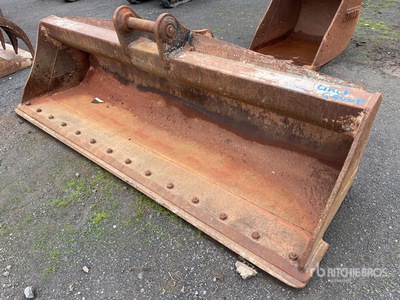 SEE 2100 mm Q/C Cleanup Excavator Bucket - Fits Cat 308