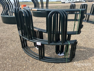 Quantity of (2) 2026 BYT TBF45 Tombstone Bale 家畜用フィーダー (Unused)