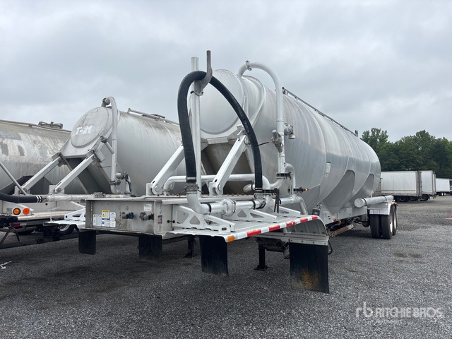 2017 Heil 30 m3 T/A Pneumatic Bulk Trailer