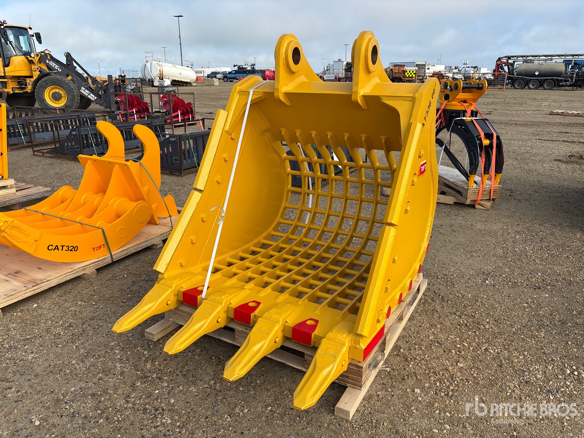 2026 TOFT CAT336 48 in Digging Excavator Bucket - Fits 30-40 ton (Unused)