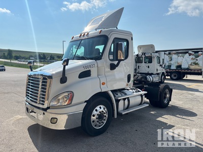 2016 Freightliner Cascadia 113 4x2 S/A Dagcabine Trekker