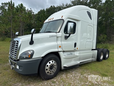 2017 Freightliner Cascadia 125 6x4 T/A Slaapcabine Trekker