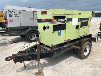 Whisperwatt DCA-25SSIU 25 kVA Mobile Generator set
