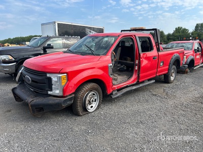 2019 Ford F-250 XL 4x4 Crew Cab Pick-up (Inoperable)