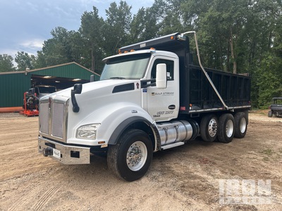 2015 Kenworth T880 6x4 T/A Dump Truck