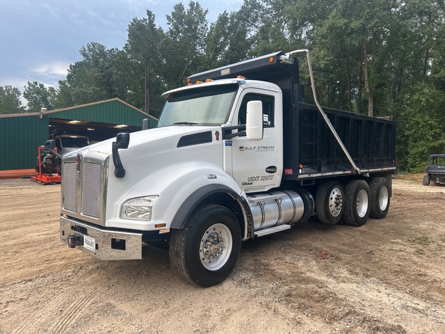 2015 Kenworth T880 8x4 Tri/A Dump Truck