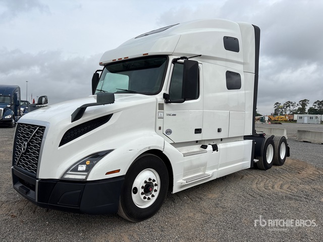 2022 Volvo VNL64760 6x4 T/A Sleeper Truck Tractor