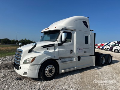 2018 Freightliner Cascadia 126 6x4 تراكتور شاحنة كابينة النوم (ثنائية المحور)
