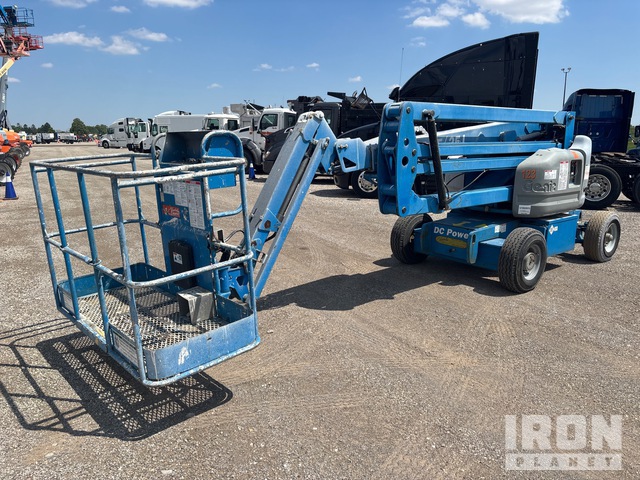 2014 Genie Z-45/25J 2WD Electric Articulating Boom Lift