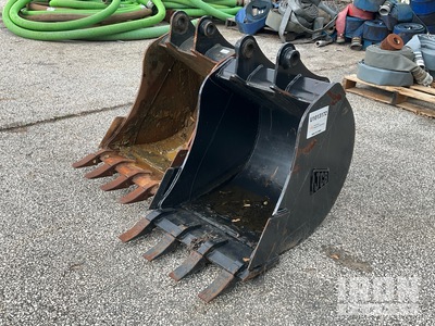 Qty of (2) Wain-Roy JCB3CX 24" Backhoe Buckets