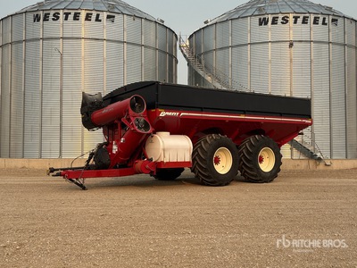 Brent 2096 2000 bu T/A Grain Cart