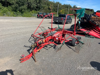 2008 Kverneland 9042T 13 in Drawbar 1 Rotor Hay Rake