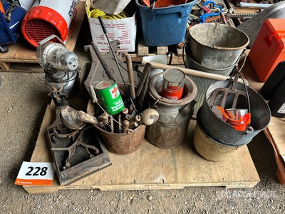 Scale Parts, Hand Tools, Milk Can, Jet Sprayer & Galvanized Buckets