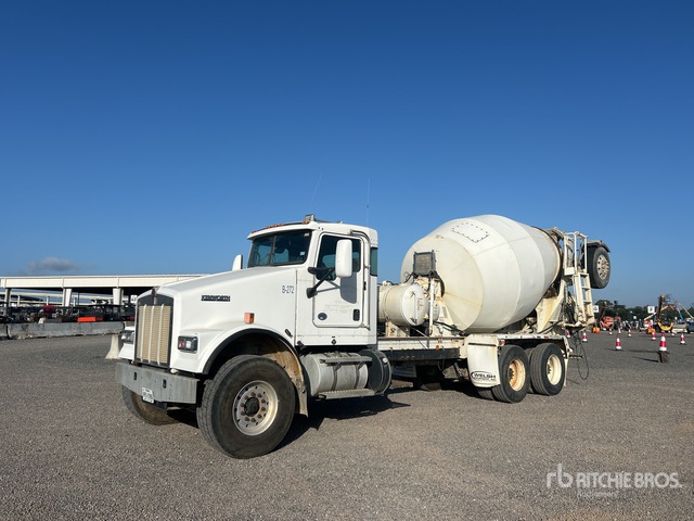2018 Kenworth W900 8x4 Mixer Truck