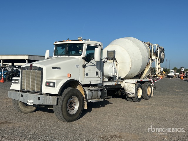 2018 Kenworth W900 8x4 Mixer Truck