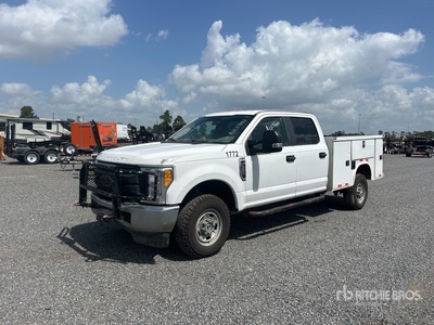 2017 Ford F-350 XL 4x4 Crew Cab ユーティリティトラック