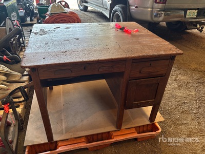 33 in x 42 in Working Desk