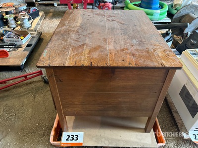 33 in x 42 in Working Desk