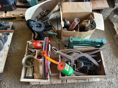 Quantity of Hand Tools, Pulley, Scale, Hand Pump, Fire Extinguishers & Galvanized Bucket