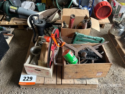 Quantity of Hand Tools, Pulley, Scale, Hand Pump, Fire Extinguishers & Galvanized Bucket