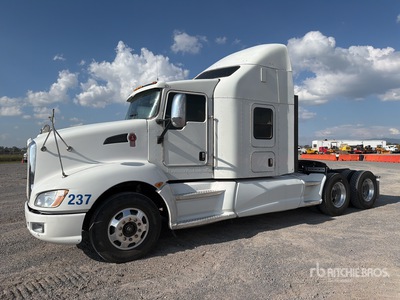 2014 Kenworth T660 6x4 Tractocamion con Dormitorio / 3- Achs Sattelzugmaschine mit Schlafkabine