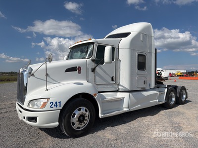 2014 Kenworth T660 6x4 Tractocamion con Dormitorio / 3- Achs Sattelzugmaschine mit Schlafkabine