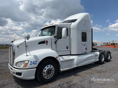 2014 Kenworth T660 6x4 Tractocamion con Dormitorio / T/A Sleeper Truck Tractor