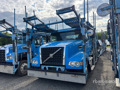 2015 Volvo VAH Ciężarówka do przewozu samochodów