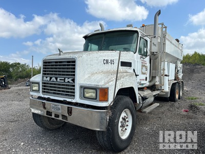 2013 cemen tech MCD10-150 10 ft on 2001 Mack CH613 6x4 Mobile Concrete Dispenser Model MCD10-150 Concrete Conveyor Truck (Inoperable)