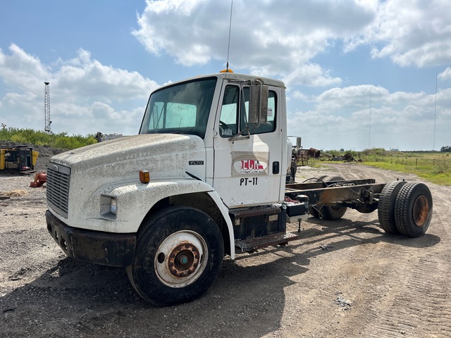 1997 Freightliner FL 70 4x2 Cab and Chassis