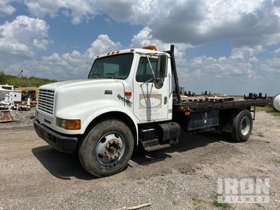 2000 International 4700 4x2 Flatbed Truck