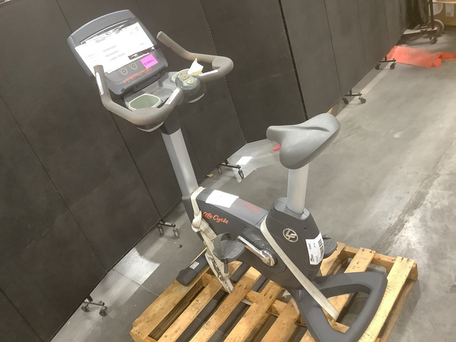 Life Fitness Life Cycle Exercise Bike