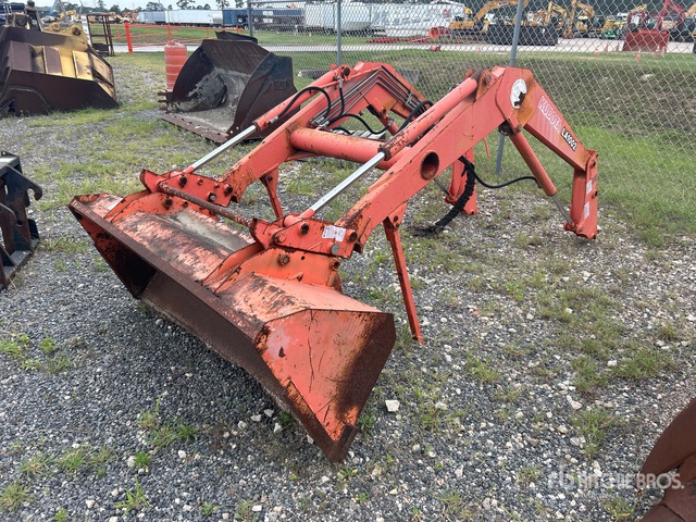 Kubota L1002 Front Loader Attachment