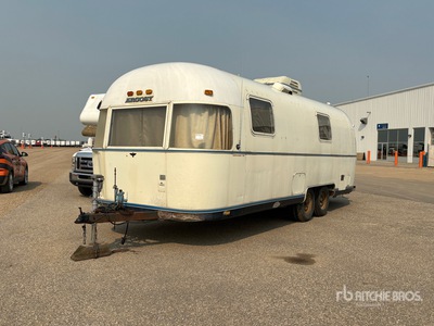 1976 Airstream Argosy 26 ft 7 in T/A Travel Trailer
