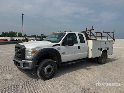 2014 Ford F-450 XL 4x2 Extended Cab Utility Truck