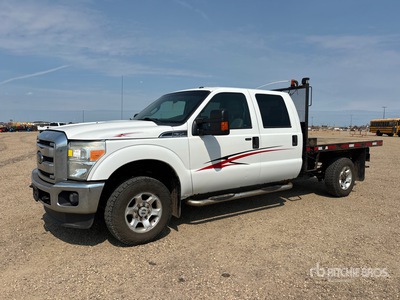 2014 Ford F-350 XLT 4x4 Crew Cab Flatbed Truck