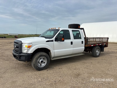 2012 Ford F-350 XLT 4x4 Crew Cab Flatbed Truck