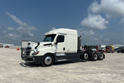 2020 Freightliner Cascadia 126 8x4 Tri/A Sleeper Truck Tractor