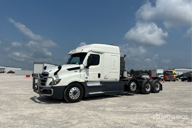 2020 Freightliner Cascadia 126 8x4 Tri/A Sleeper Truck Tractor
