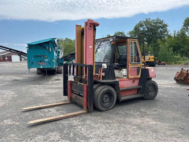 TCM FD60Z7 13000 lb Pneumatic Tire Forklift