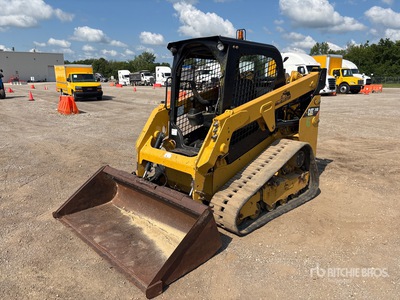 2018 Cat 249D を見 Compact Track Loader