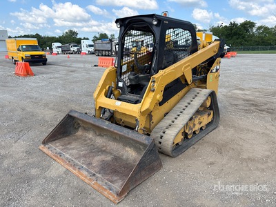 2017 Cat 249D を見 Compact Track Loader